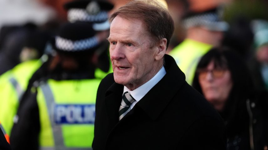Marcado por ser alvo de bolada de Branco na Copa de 1990, Murdo Macleod tem hoje 67 anos — Foto: Andrew Milligan/PA Images via Getty Images