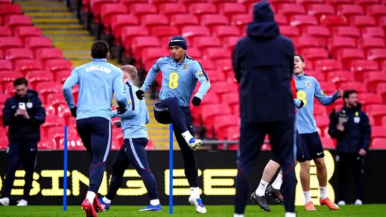 Jude Bellingham durante treino da seleção inglesa — Foto: Bradley Collyer/PA Images via Getty Images