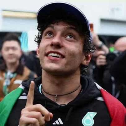 Antonelli admite interesse pela Ferrari, mas reafirma compromisso com a Mercedes