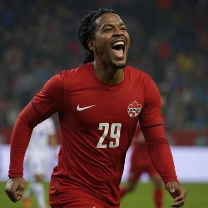 Jogador canadense vence câncer raro e estreia na Copa do Mundo