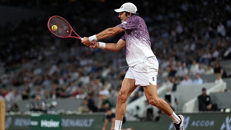 João Fonseca x Casper Ruud oitavas de final Roland Garros 2026 — Foto: Clive Brunskill/Getty Images