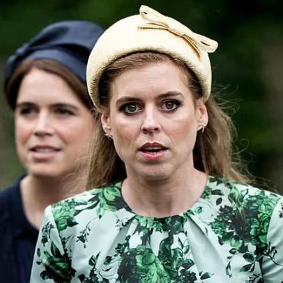 Beatrice e Eugenie reúnem-se com a família real no casamento de Peter Phillips