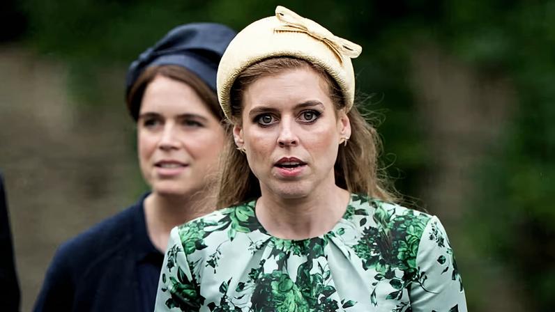 Princesas Beatrice e Eugenie se reúnem em casamento de Peter Phillips — Foto: GettyImages