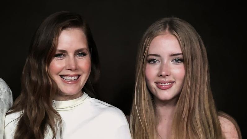 A atriz Amy Adams e a filha Aviana Olea Le Gallo — Foto: Getty