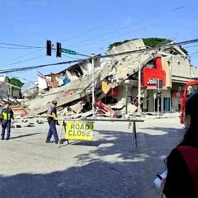 Vídeo mostra desabamento de prédio durante terremoto de 7,8 nas Filipinas