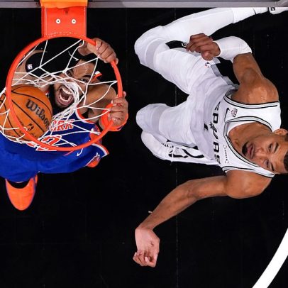 Knicks abrem 2 a 0 sobre os Spurs após erro de Wembanyama no fim