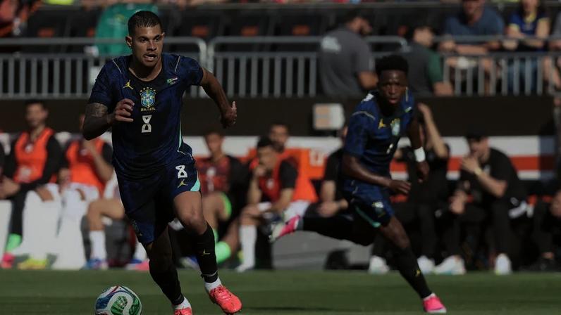 Bruno Guimarães abriu o placar contra o Egito