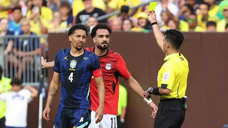 Marquinhos leva cartão amarelo em jogo contra o Egito