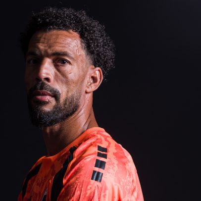 Vozinha, sensação da Copa, mostra facetas de humildade e modelo por um dia