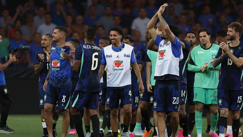 Jogadores da Seleção Brasileira após vitória sobre o Egito