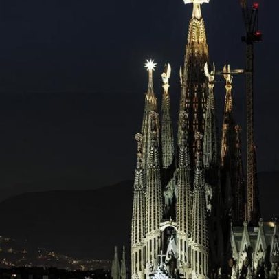 Igreja mais alta do mundo em obras há 140 anos na Espanha onde Leão XIV celebrou missa