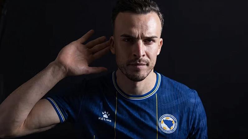 Haris Tabakovic, atacante da Bósnia — Foto: Patrick Smith - FIFA/FIFA via Getty Images