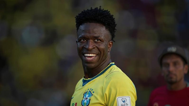Vini Jr sorri após marcar o gol do empate com Marrocos — Foto: Ulrik Pedersen/NurPhoto via Getty Images