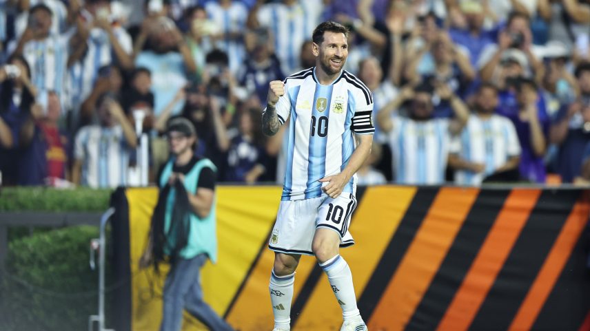 Messi é destaque na imprensa internacional — Foto: Reprodução/As