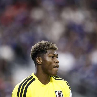 Goleiro japonês jovem, destaque diante da Holanda, aposta para futuras Copas