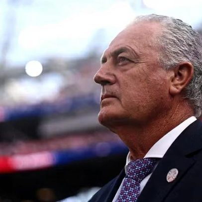 Técnico do Paraguai celebra reação e vitória com um a menos após estreia