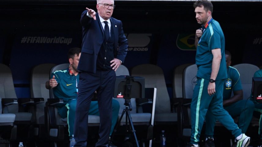 Carlo Ancelotti na estreia da Seleção Brasileira na Copa do Mundo
