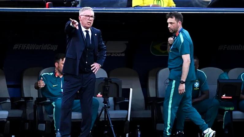 Carlo Ancelotti na estreia da Seleção Brasileira na Copa do Mundo