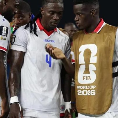 Haiti joga Eliminatórios longe de casa e se inspira na superação de zagueiro