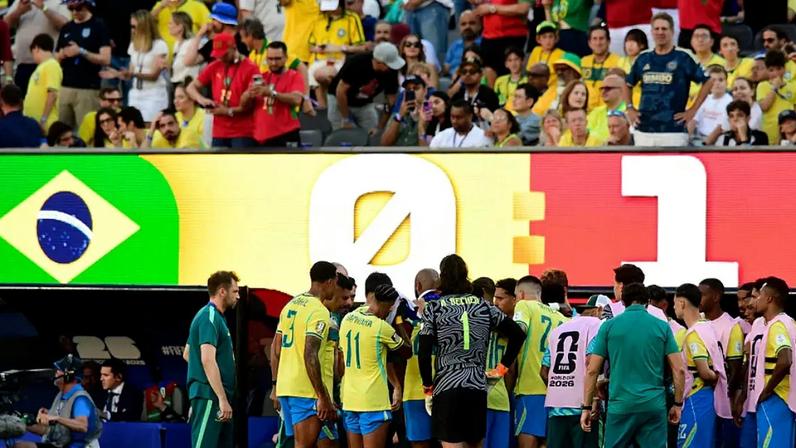 Parada para hidratação em jogo do Brasil