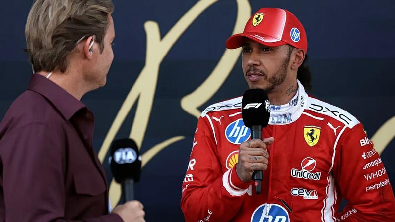 Nico Rosberg entrevistou Lewis Hamilton após a corrida