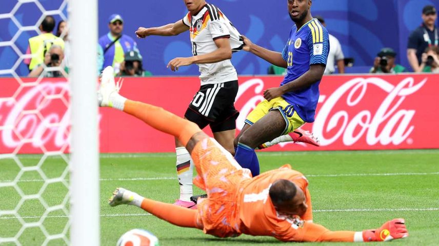 Jamal Musiala, da Alemanha, finalização com o pé direito do lado direito da área, ampliando o placar para 4 a 1 contra o Curaçao