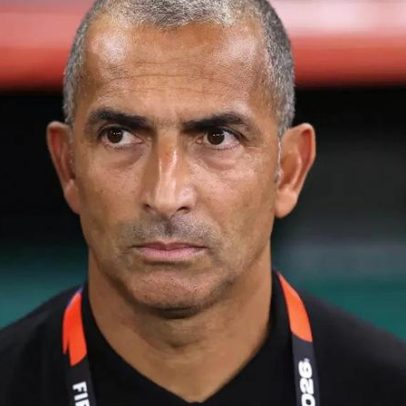 Técnico tunisiano é o quarto demitido no Mundial; brasileiro tetracampeão
