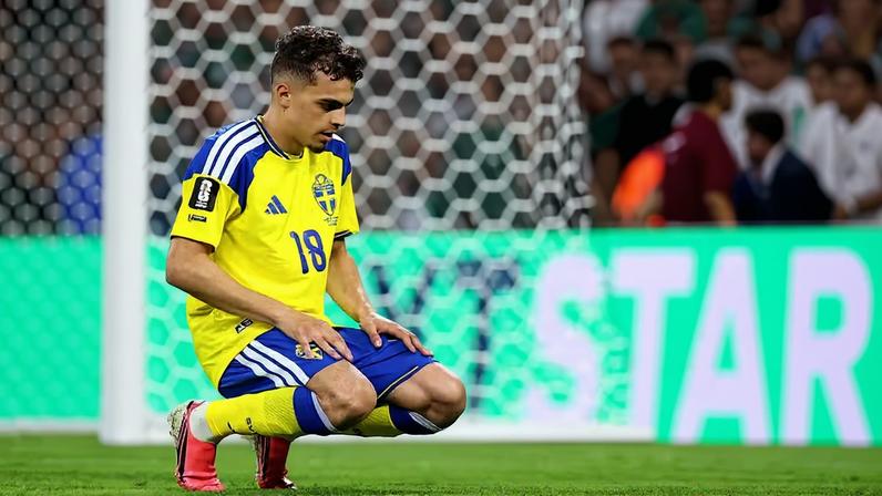 Ayari em gol da Suécia sobre a Tunísia — Foto: Hector Vivas - FIFA/FIFA via Getty Images