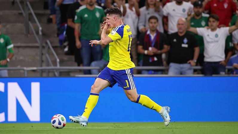 Gyokeres comemora gol da Suécia — Foto: Ryan Pierse - FIFA/FIFA via Getty Images