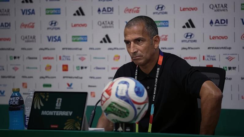 Demissão de Sabri Lamouchi foi a primeira de um treinador nesta Copa, que teve o seu primeiro jogo realizado no dia 11 de junho