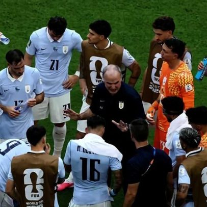 Uruguai contesta Bielsa antes de duelo decisivo contra Espanha, diz rádio