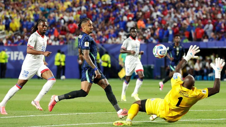 Raphinha perde oportunidade contra o Haiti