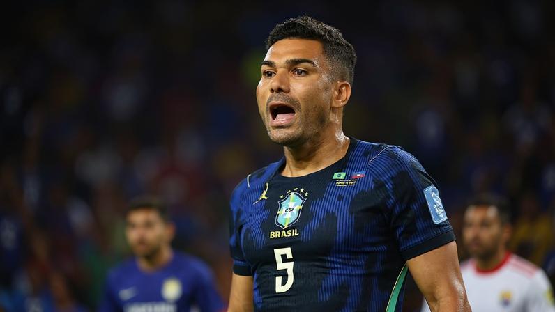 Casemiro em ação em Brasil 3 x 0 Haiti, na Copa do Mundo — Foto: Getty Images