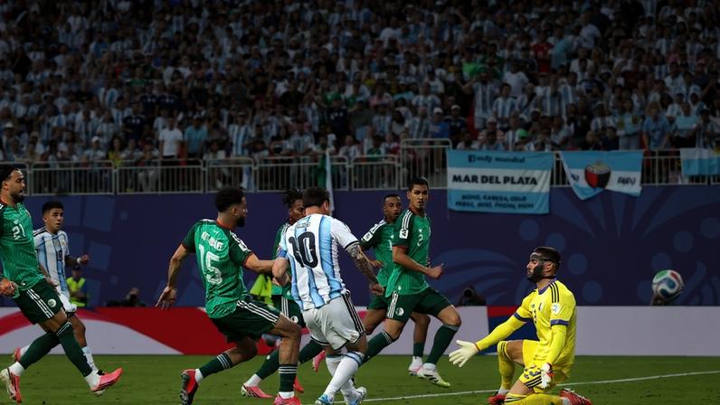Argentina e Argélia se enfrentam pela Copa do Mundo