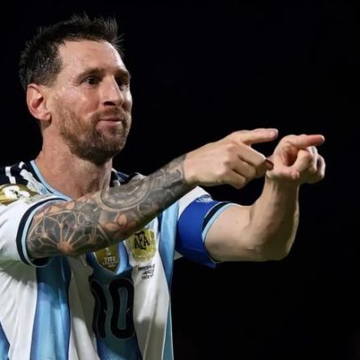 Messi chora na estreia da Argentina após hat-trick; motivação é doença do pai