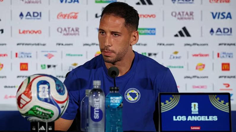 Nikola Katic, defensor da seleção da Bósnia — Foto: Alex Livesey - FIFA/FIFA via Getty Images