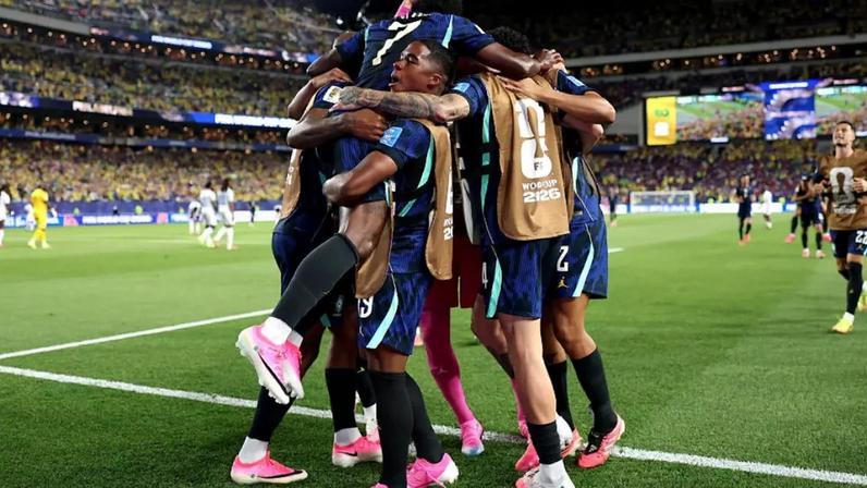 Seleção Brasileira enfrenta o Japão nesta segunda-feira, 29