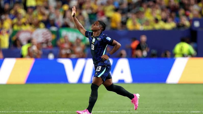 Endrick em partida da Seleção Brasileira na Copa do Mundo