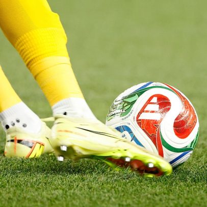 Comentaristas ingleses dizem que a nova bola da Copa pode atrapalhar goleiros