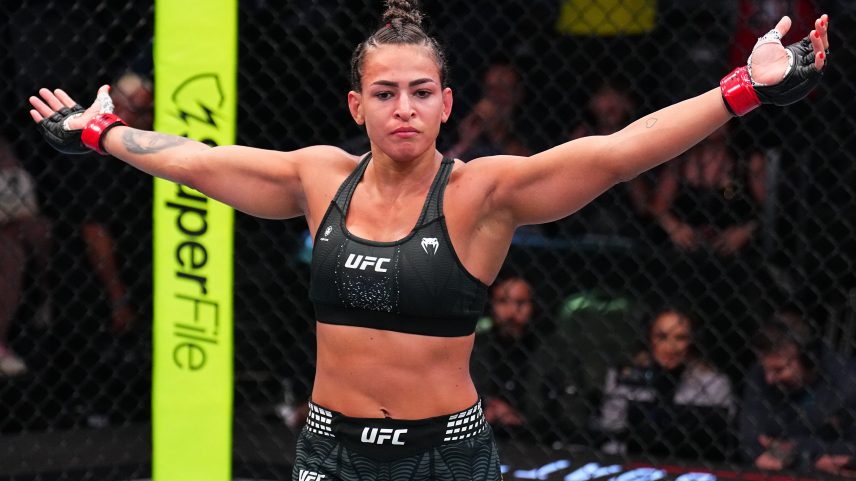 Bia Mesquita venceu Melissa Mullins por finalização — Foto: Chris Unger/Zuffa LLC