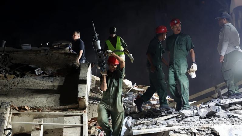Buscas por desaparecidos após terremoto na Venezuela