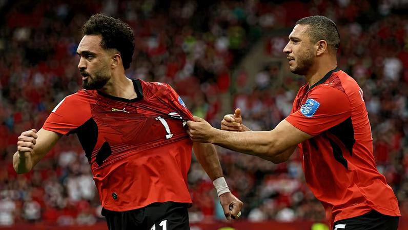 Zico vibra com o gol sobre a Nova Zelândia — Foto: FIFA/FIFA via Getty Images