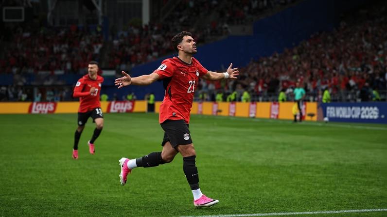 Saber comemora gol em Egito x Irã — Foto: Robbie Jay Barratt - AMA/Getty Images