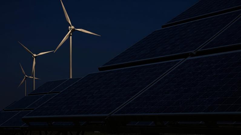 Painel solar turbina eolica — Foto: Getty Images