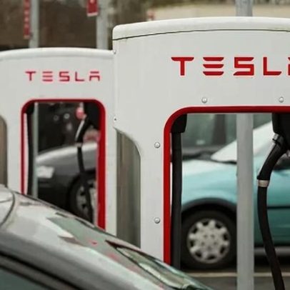 Tesla amplia serviço de robotáxis sem supervisão humana
