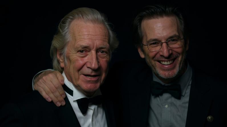 Os atores David Carradine (1936-2009) e Robert Carradine (1954-2026) em evento de gala no Beverly Hills Hotel, em Beverly Hills, em 24 de fevereiro de 2008