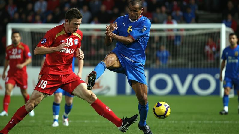 Rivaldo em ação pelo Bunyodkor em 2008 — Foto: Simon Cross/Getty Images