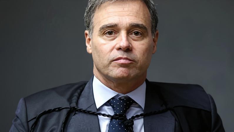 Na imagem, os ministros Gilmar Mendes e André Mendonça, do Supremo Tribunal Federal