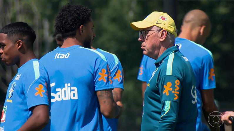Ancelotti faz mistério na Seleção a 4 dias da estreia na Copa — Foto: Jornal Nacional/ Reprodução