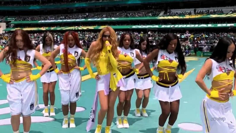 Globo e SBT disputam audiência com abertura da Copa do Mundo no México